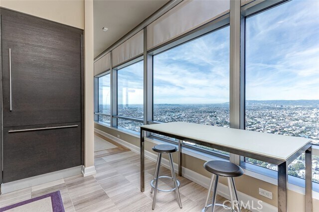 Building Photo - 900 W Olympic Blvd