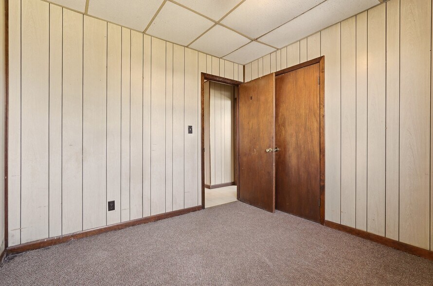 Building Photo - 13979 Fedora Rd