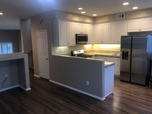 Building Photo - 33800 Willow Haven Ln