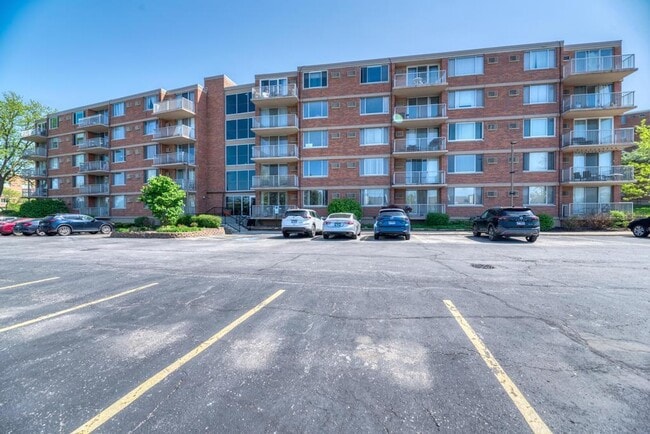 Primary Photo - 2200 S Stewart Ave