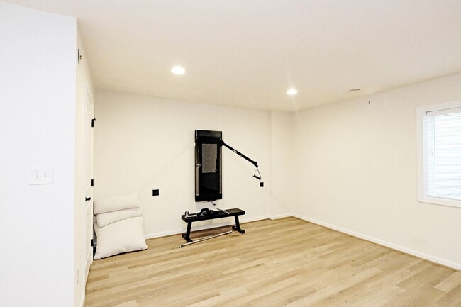 Building Photo - Pet-Friendly Dunlora Forest Townhome With Fenced Yard
