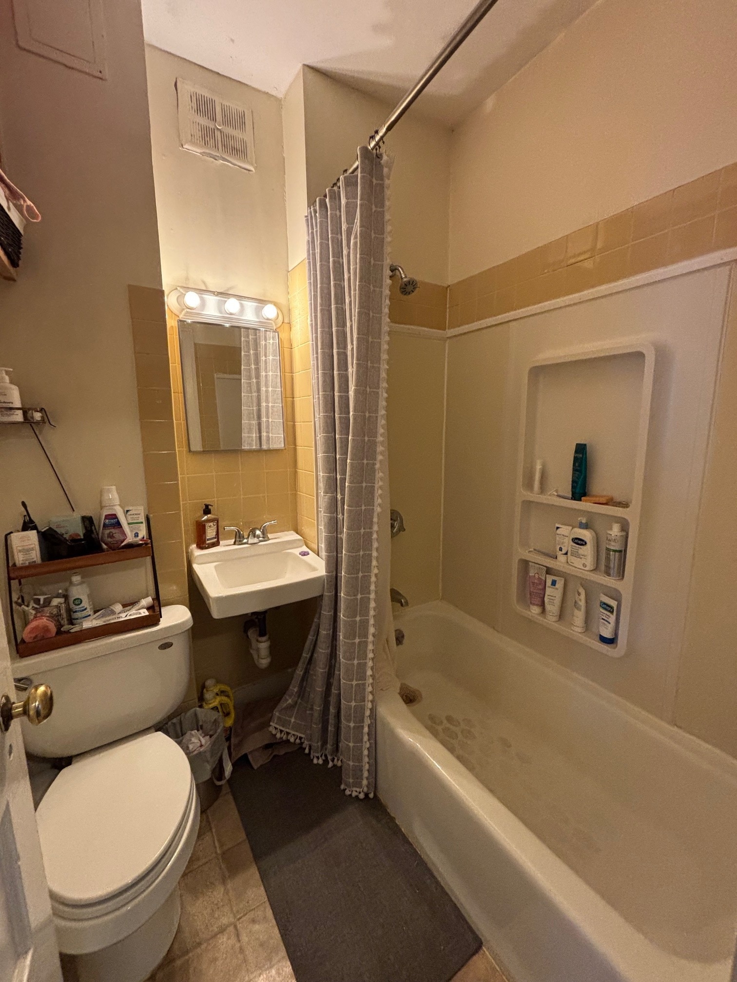 Building Photo - 8 Grove St