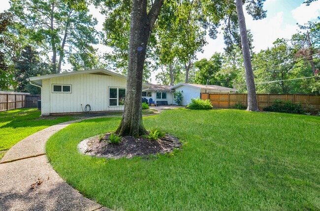 Building Photo - 1101 Guinea Dr