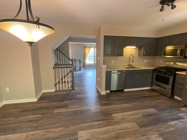 Building Photo - 754 Pine Drift Dr