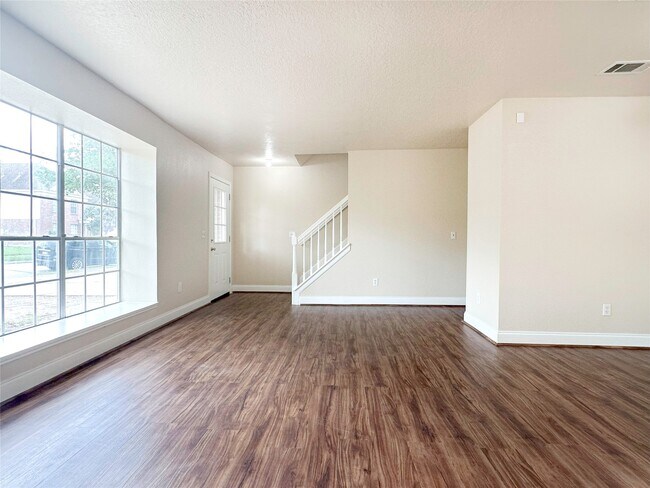 Building Photo - 20603 Apache Lake Dr