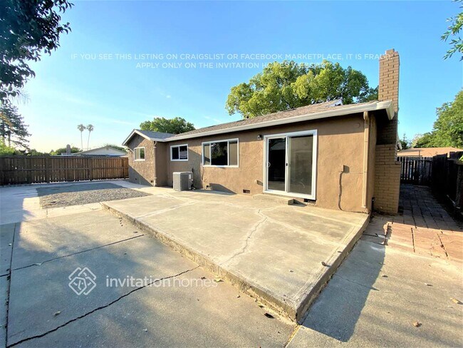 Building Photo - 1637 Amapola St