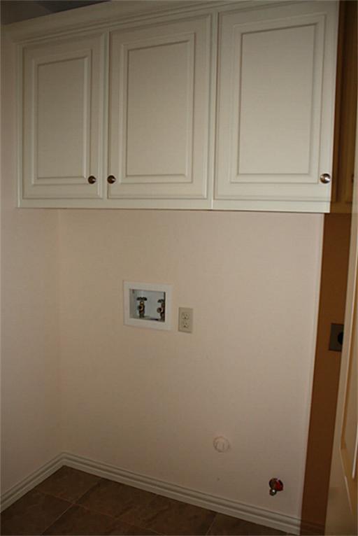 Building Photo - 2046 Palm Forest Ln