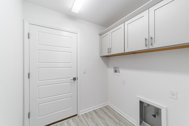 Building Photo - 6244 Hannan Lp