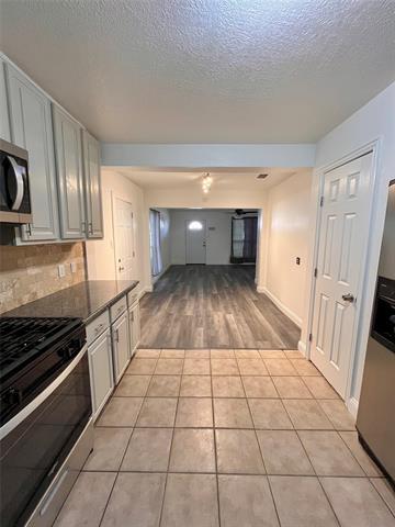 Building Photo - 1324 Maple Dr