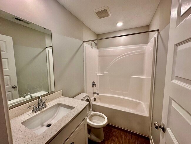 Building Photo - 1287 Bristol Pl
