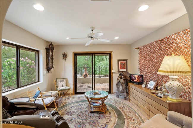 Building Photo - 25409 N Quail Haven Dr