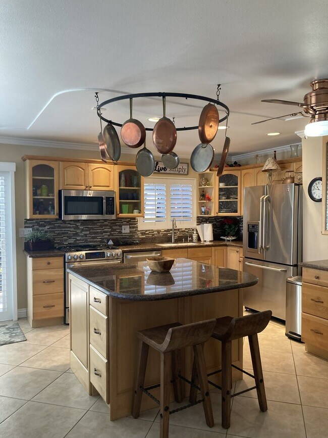 Building Photo - Relaxing Condo just steps away from the be...