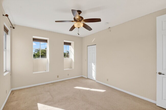 Building Photo - 6068 Pond Bluff Ct