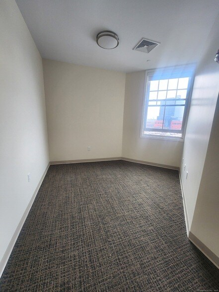 Building Photo - 215 Stillwater Ave