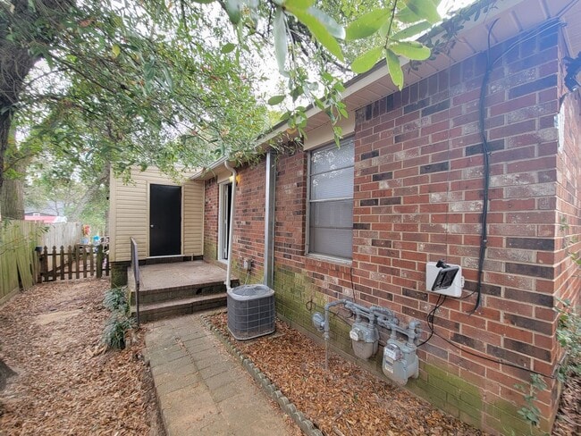 Building Photo - ~1530 Whitney Street