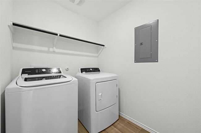 Building Photo - 2416 Four Waters Lp