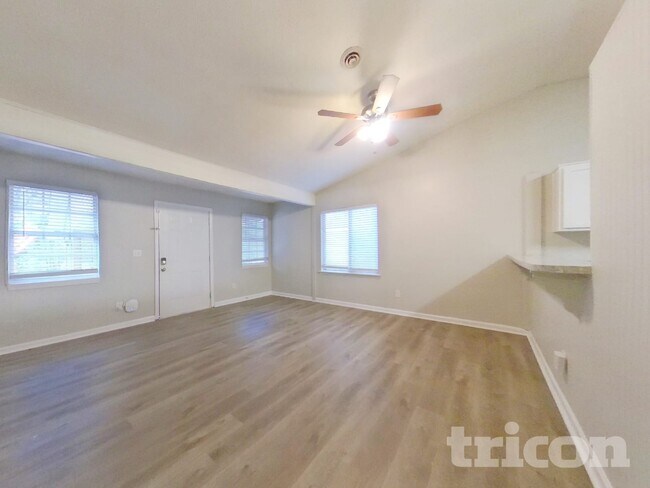 Building Photo - 3182 Lake Monroe Rd