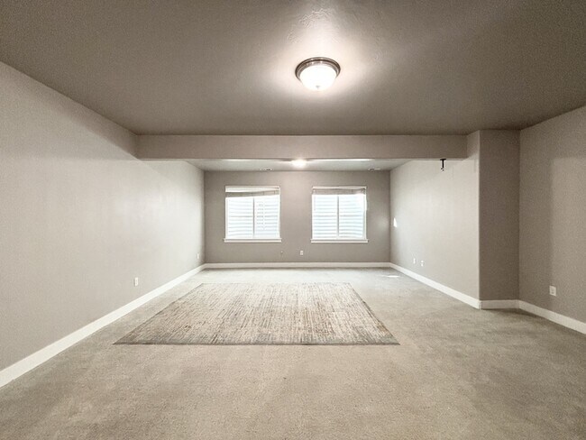 Building Photo - 11528 S 4055 W