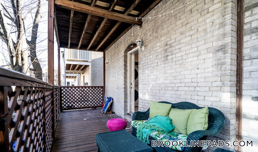 Building Photo - 81 Gibbs St