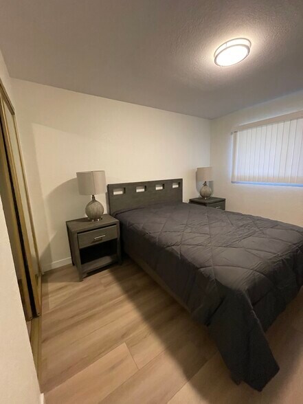 Building Photo - 2875 N Los Felices Rd