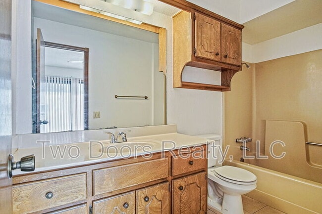 Building Photo - 8910 Oak Valley Dr