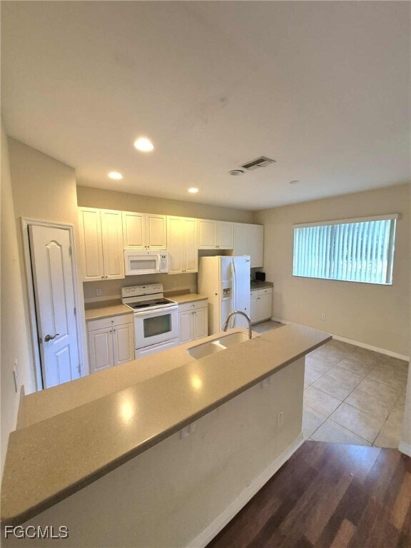Building Photo - 10210 Tin Maple Dr