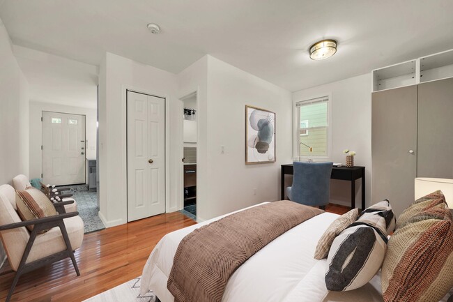 Building Photo - 84 Neptune Ave