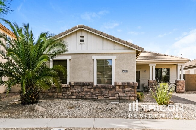 Primary Photo - 4558 E Loma Vista St