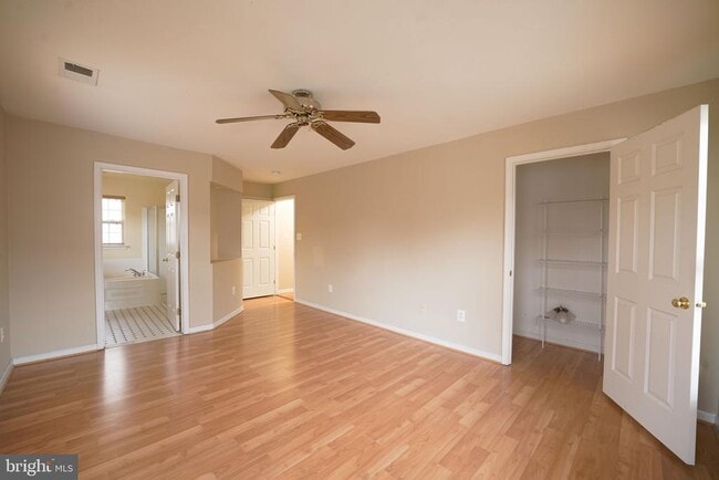 Building Photo - 303 Highland Ridge Ave