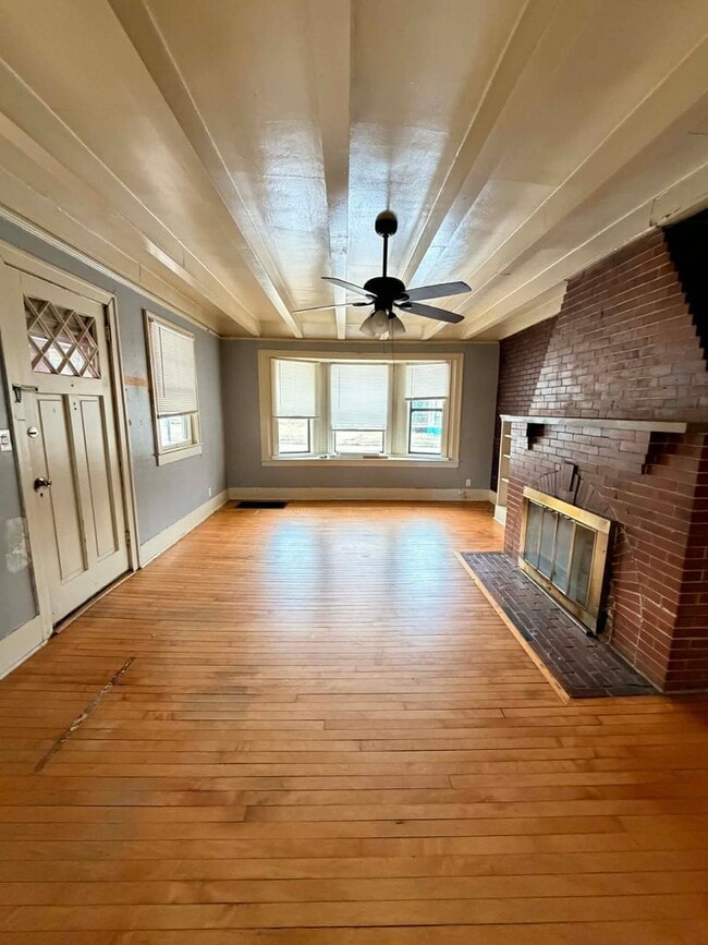 Building Photo - 1BR/1BA duplex in Joplin, MO with car shed, and extra room!!!