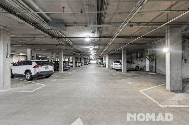 Building Photo - Large 1 Bedroom in Jack London Oakland w/ ...