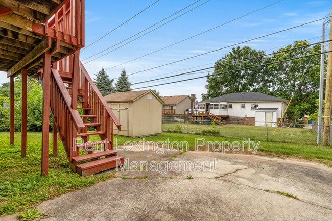 Building Photo - 315 S Eagle Creek Dr