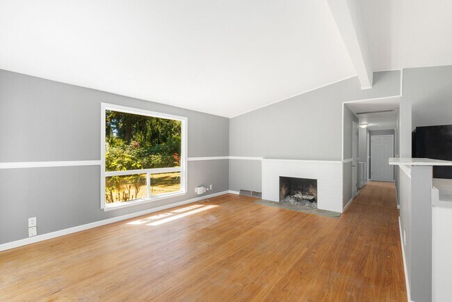 Building Photo - 3 Bedroom Rambler with Ideal Commuting Location in Lynnwood