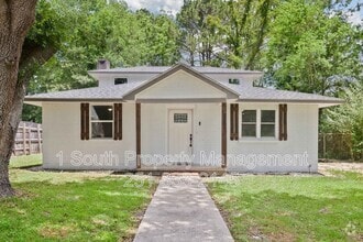 Building Photo - 3201 Lees Ln