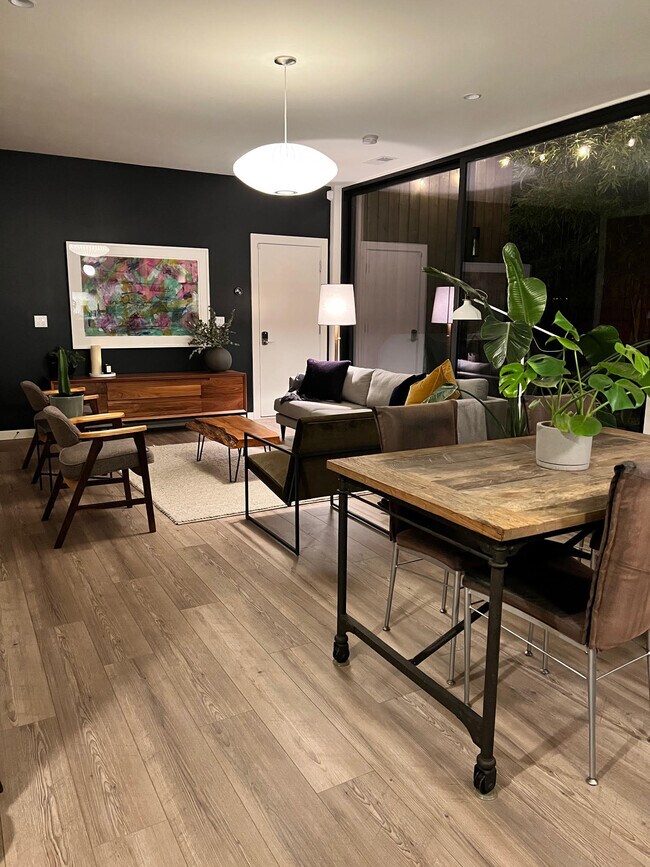 Building Photo - 4712 N Congress Ave