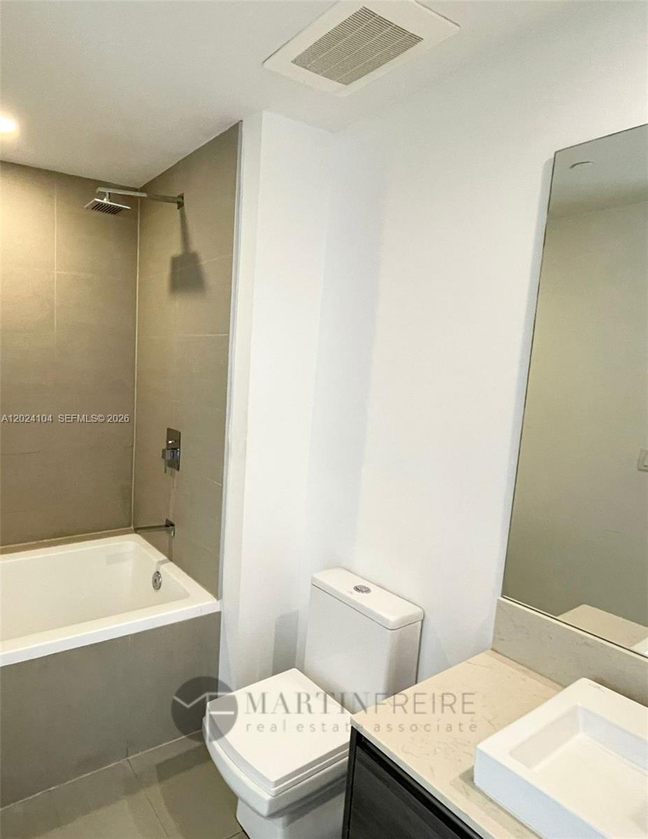 Building Photo - 1080 Brickell Ave
