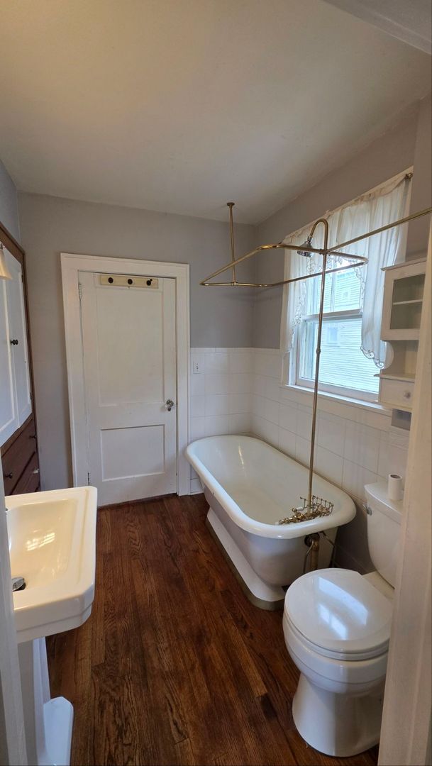 Building Photo - Beautiful 2BR 1BA unit w/ Covered Porch in Downtown Liberty