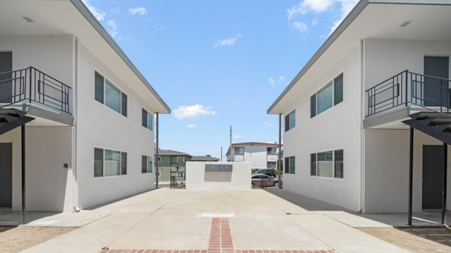 Building Photo - 5300 Lorna St Torrance, CA 90503