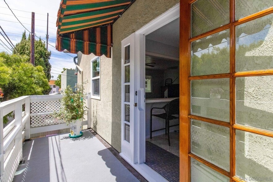 Private Balcony - 3616 E 10th St