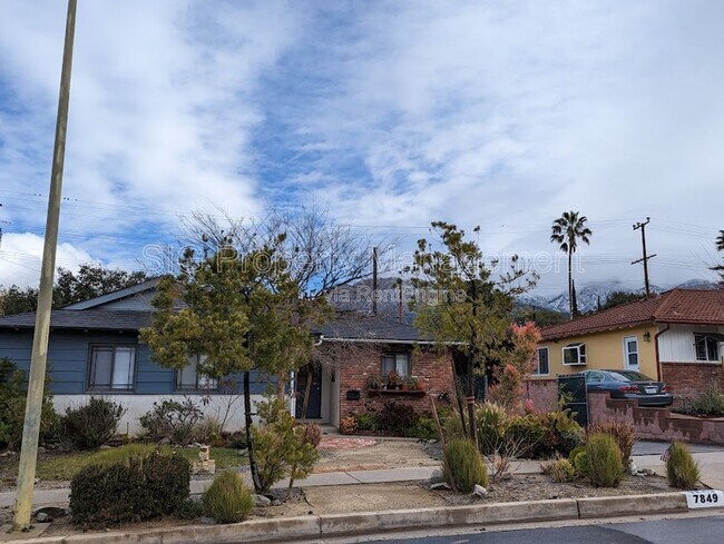 Building Photo - 7849 Beckett St