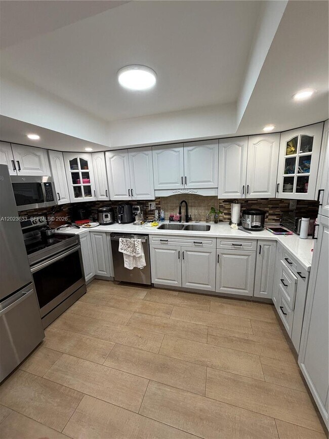 Building Photo - 6435 SW 116th Pl