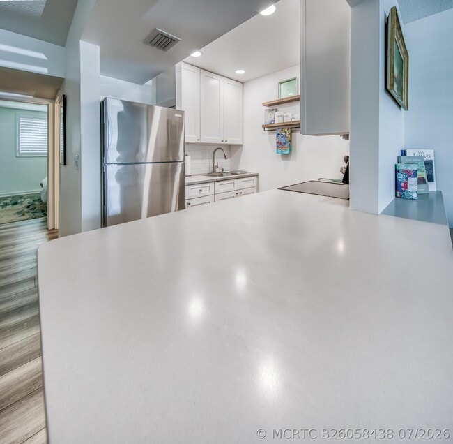 Building Photo - 2565 S Ocean Blvd