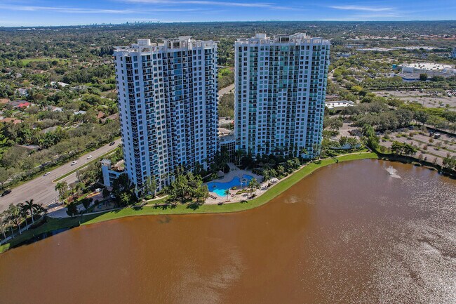 Building Photo - 2641 N Flamingo Rd