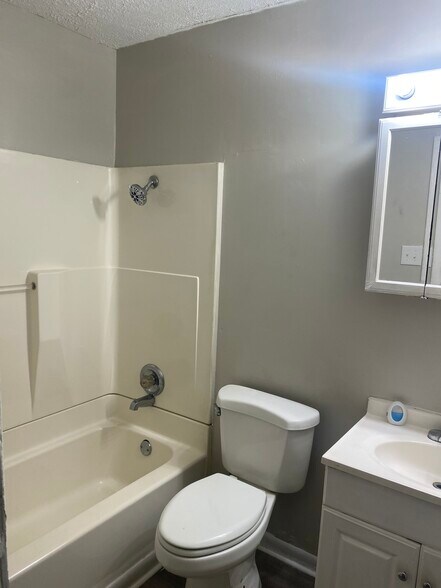 Building Photo - 1947 Atlantic Ave