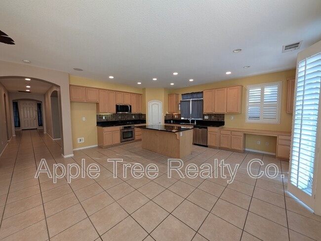 Building Photo - 1560 Gazebo Ln