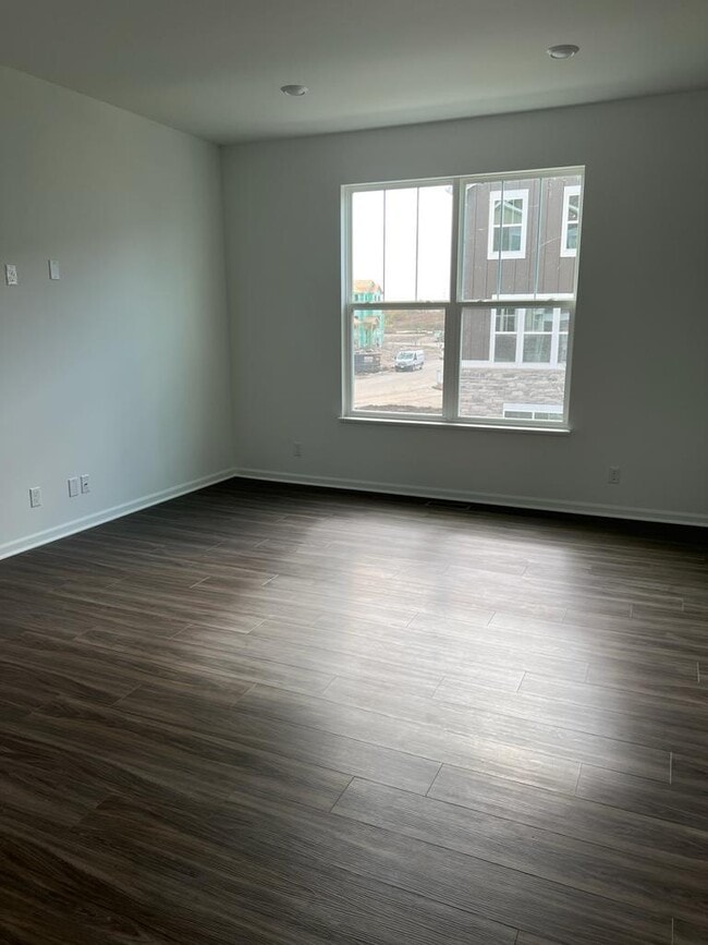 Building Photo - 1033 Atterberg Rd