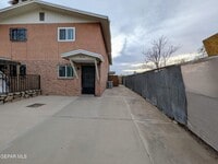 Building Photo - 709 Tays St