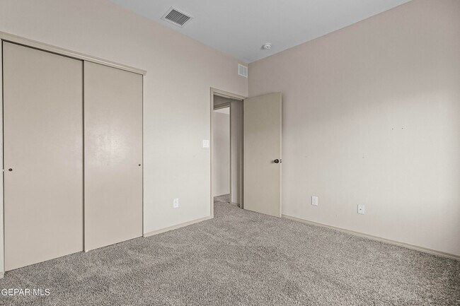 Building Photo - 11629 Flor Achillea