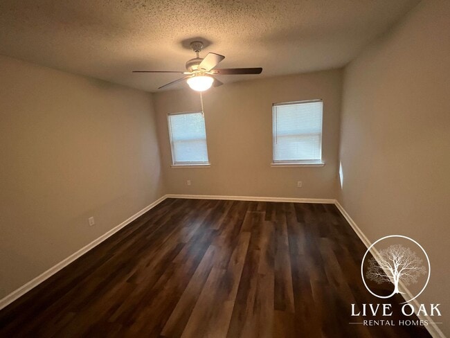 Building Photo - 854 Ridgewood Way