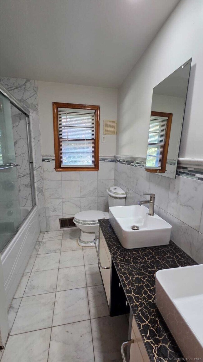 Building Photo - 127 Ursini Dr